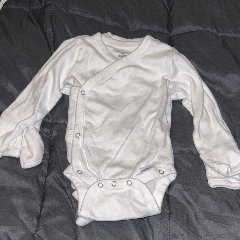 Gerber White Long Sleeve Bodysuit (3)